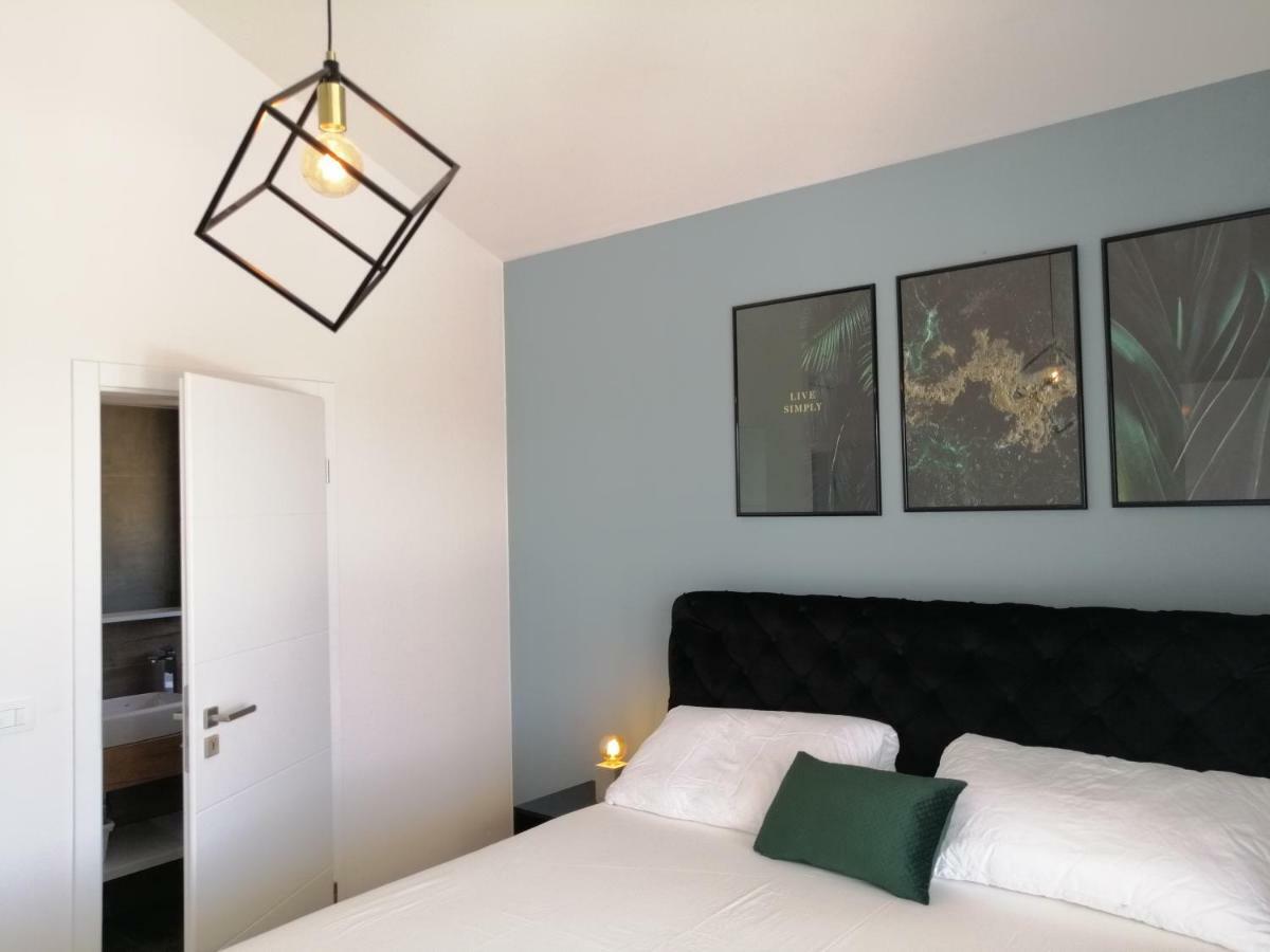 Villa Orao Kaštel Novi 外观 照片